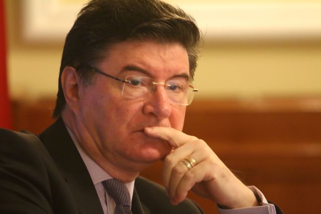 Crin Atonescu l-a lăsat şef la Senat, timp de două zile, pe Chelaru de la PSD