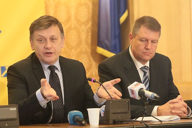 DECIZIA PNL: Iohannis și Antonescu au mandat de a susţine "cu fermitate" respectarea protocolului USL, semnat în 2012