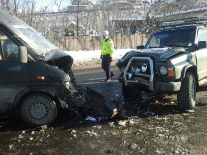Două accidente în doar două minute la Iaşi