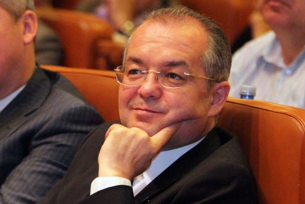 Emil Boc, alături de Fundaţia Mişcarea Populară