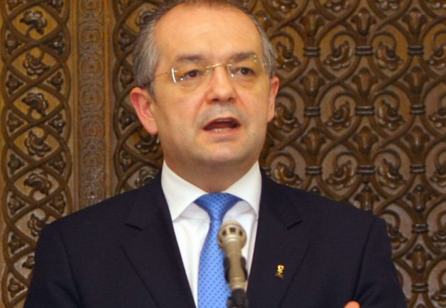 Emil Boc îi dă replica lui Vasile Blaga: Să ne concentrăm energiile în lupta cu USL