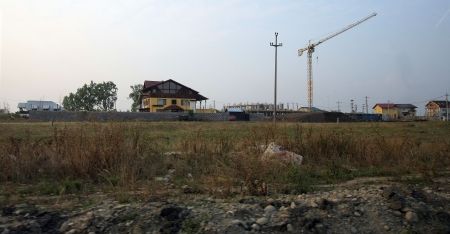 Fermierii: Noua lege privind vânzarea terenurilor agricole încurcă piaţa funciară