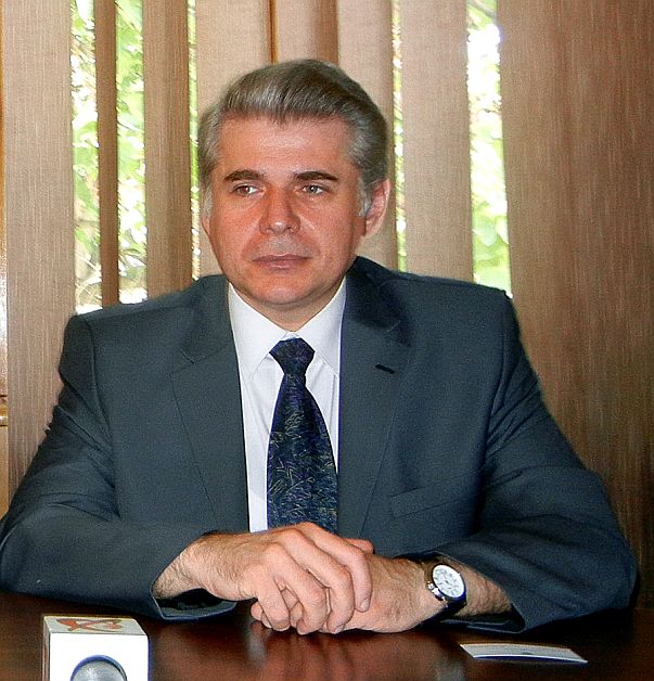 Fostul prefect de Galaţi Cătălin Bocăneanu, trimis în judecată pentru corupţie şi şantaj