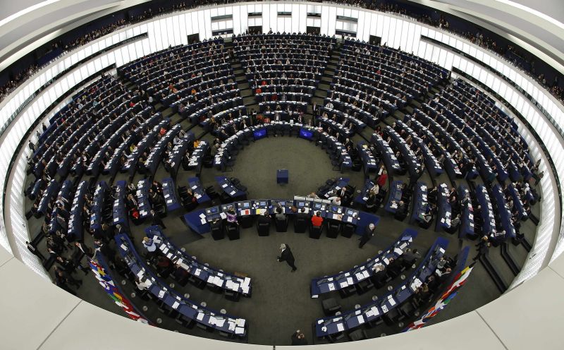 Guvern: Europarlamentare cu 50% mai scumpe