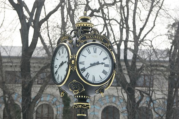 Ilegalităţi de 7,6 milioane de lei cu ceasurile stradale