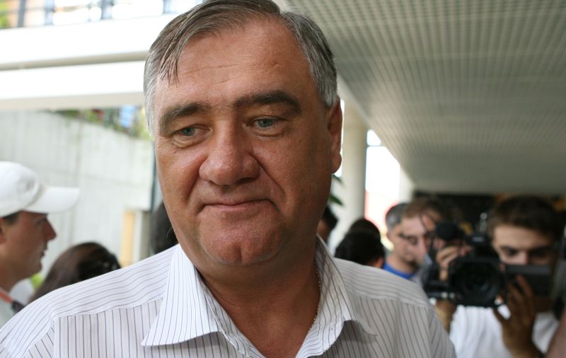 Încă un om de fotbal şi-a depus oficial candidatura pentru şefia FRF