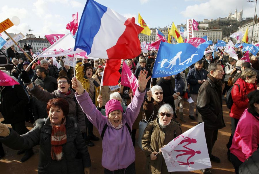 Manifestații ample în Franța împotriva legalizării căsătoriei între homosexuali și teoriei genului