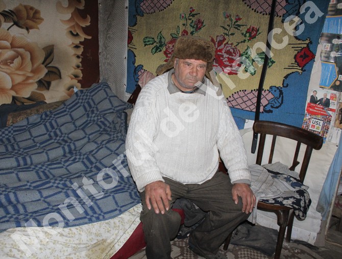 POVESTE INCREDIBILĂ. Românul care trăieşte ca OMUL PEŞTERILOR, fără bani şi fără curent electric!