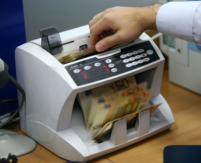 Profitul reinvestit nu se mai impozitează de la 1 iulie 2014