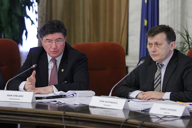 Proiectul de revizuire a Constituţiei a fost adoptat în unanimitate de comisia specială