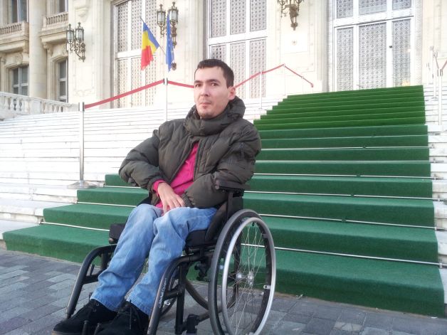 Propunere legislativă adoptată la SENAT. Handicapul permanent, scutit de evaluare periodică