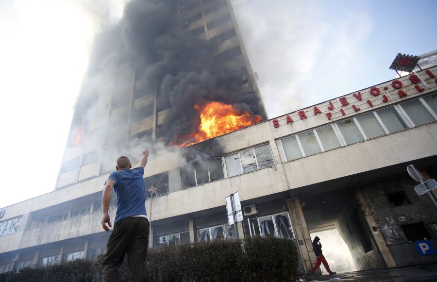 Proteste violente împotriva sărăciei în Bosnia-Herțegovina