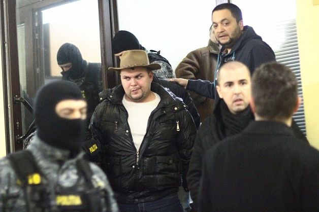 Război între poliţişti şi judecători. Cei mai periculoşi spărgători de locuinţe au fost puşi în libertate