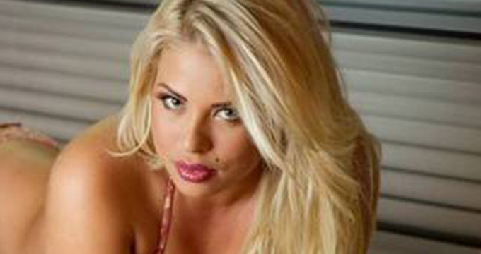 Roxana Nemes pleaca în America cu…”Boom Bang”. O însoțește un cântăreț de culoare