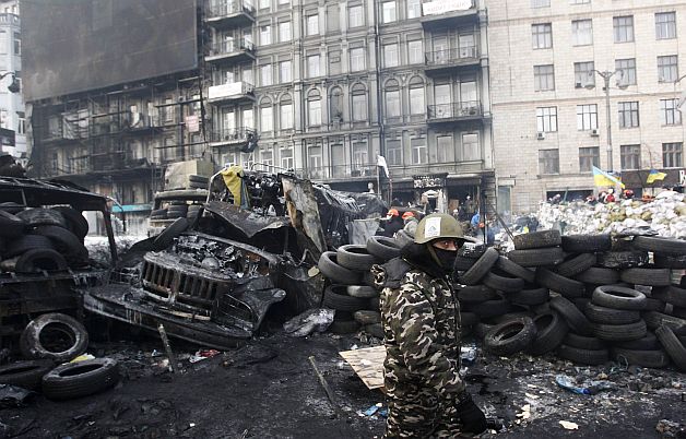 Rusia sugerează că ar putea interveni militar în Ucraina