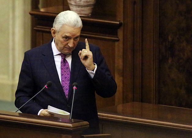 SCANDAL ÎN USL. Tata-socru intervine. Ilie Sârbu îi zgâlţâie scaunul lui Antonescu