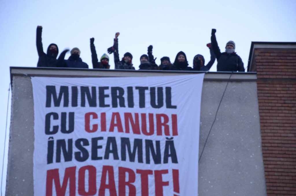 Sediul Minvest Deva, OCUPAT de activiști de mediu
