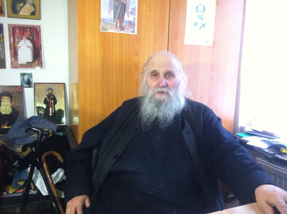 Stareţul de la mănăstirea unde s-a ASCUNS Iulia: „La spovedanie, mi-a spus că e fugită de acasă”