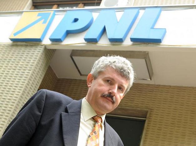 TUPEU. Primarului din Ramnicu Vâlcea, acuzat de o şpagă de 20.000 de euro: "Nu am cerut niciodată ceva pentru mine, tot ce am făcut a fost pentru oraş"