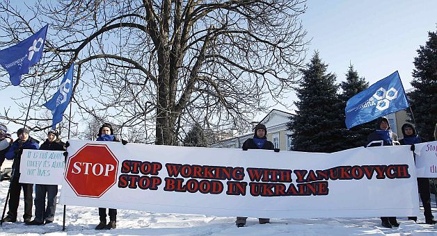 Ucraina: bani occidentali pentru un guvern tehnocrat