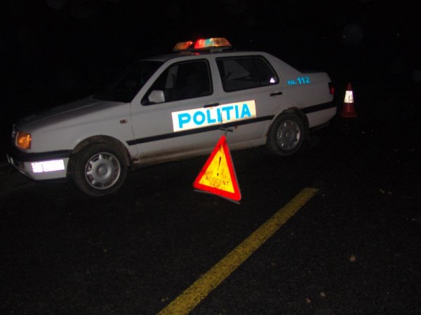 UPDATE. Un bărbat a fost găsit MORT în mijlocul drumului la Plopeni. A fost călcat groaznic de un şofer care a fugit. Corpul era plin de urme de roţi