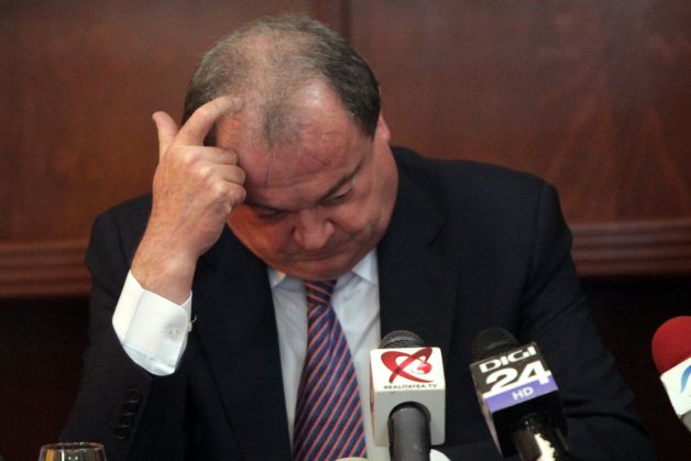 Vasile Blaga: Cinstit ar fi ca Emil Boc să demisioneze din PDL