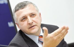 VEZI cine sunt liberalii care refuză să demisioneze din guvern. Ponta: Eu nu-i dau afară!