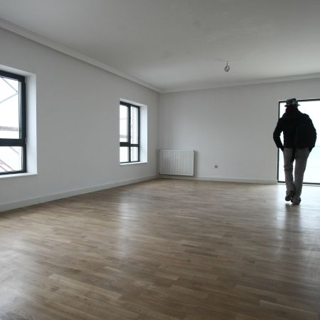 A doua lună de scumpire a locuinţelor. Vezi cât costă un apartament în marile oraşe