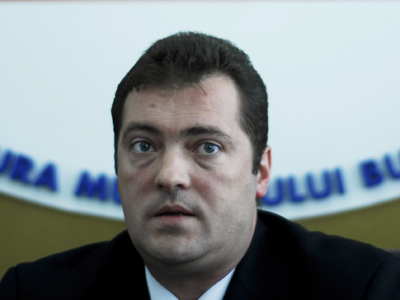 ACUZAȚII GRAVE. Șeful Poliției Locale și fost prefect al Capitalei mergea cu mașina de serviciu la prostituate