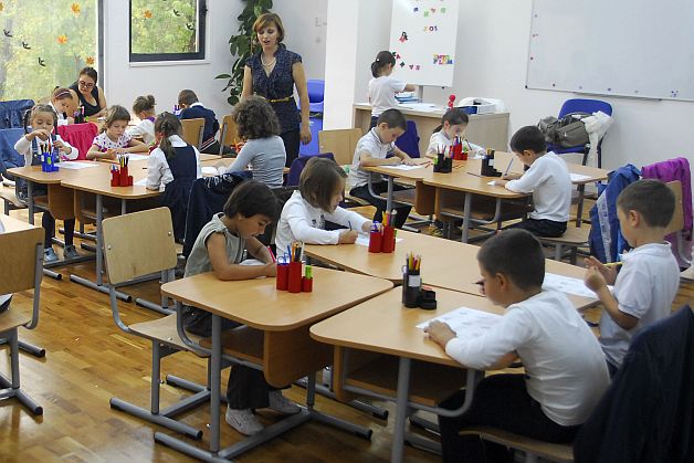 AGLOMERARE LA CLASA PREGĂTITOARE: peste 172.000 de cereri în prima etapă a înscrierilor