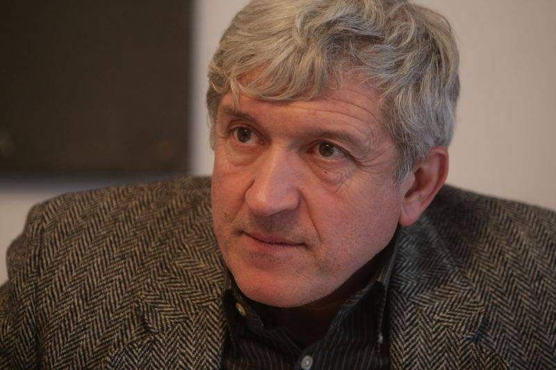 Antonescu: Luăm serios în calcul candidatura lui Mircea Diaconu la europarlamentare