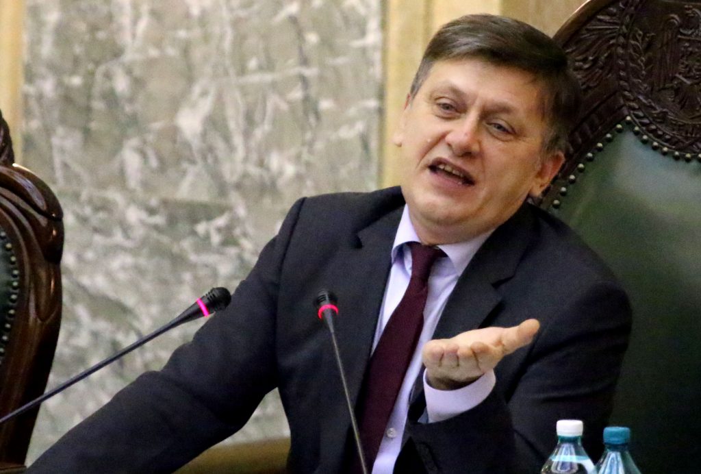 Antonescu nu semnează pentru candidatura lui Diaconu ca independent la europarlamentare