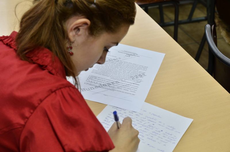 BACALAUREAT 2014. Simularea examenului de bac se încheie vineri cu proba scrisă la alegere a profilului şi specializării