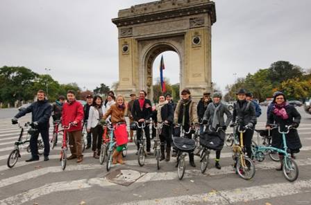 BICICLEŞTI 2014: Bucureştenii sunt invitaţi începând de sâmbătă să facă mişcare pe bulevardul Kiseleff
