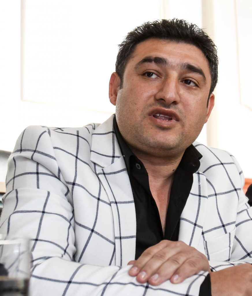BIJUTERII DE AUR grele la gâtul BEBELUȘILOR, ultima aroganţă a CLANULUI Cârpaci din Timişoara. Autorităţile au început să se mişte