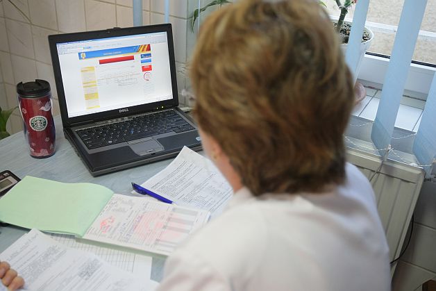 Bolnavii români, ASIGURAŢI DOAR CINCI ORE pe zi!