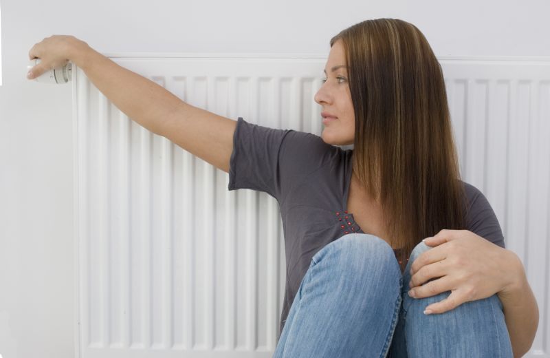 Căldură mai scumpă cu 50%. Ce soluţii ai ca să plăteşti mai puţin