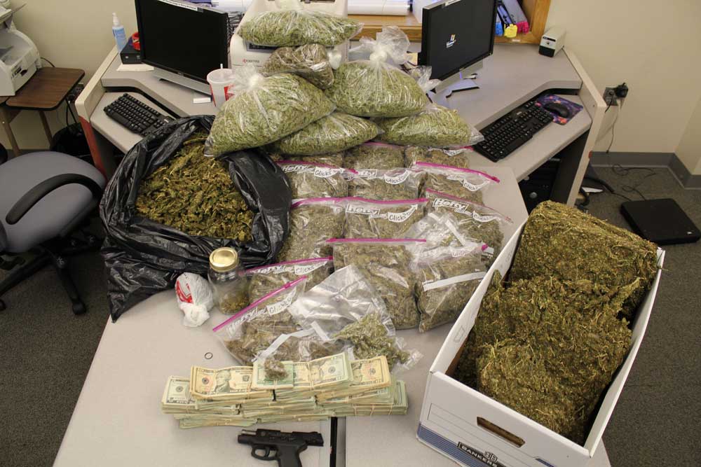 Cântăreaţă din România, arestată pentru trafic de droguri | VIDEO