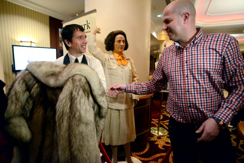 Ceauşescu s-a ieftinit