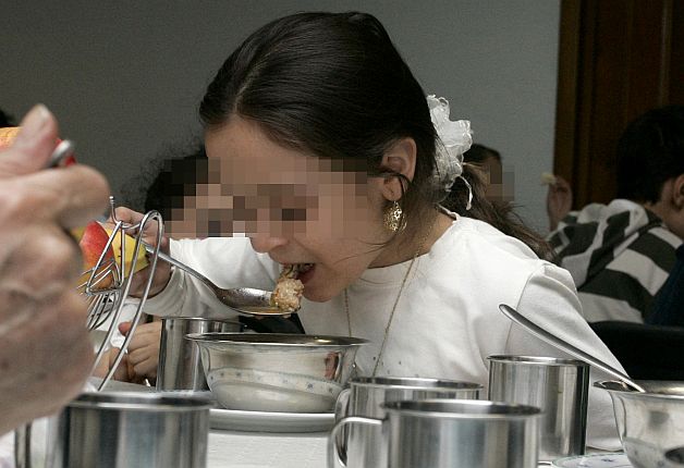 Cei 150 de ticăloşi care ne-au otrăvit mâncarea. Anchetatorii au descoperit cu ce era injectată carnea alterată