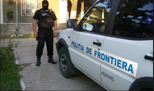 Cinci POLIŢIŞTI de frontieră care primeau MITĂ de la contrabandişti, reţinuţi de DNA