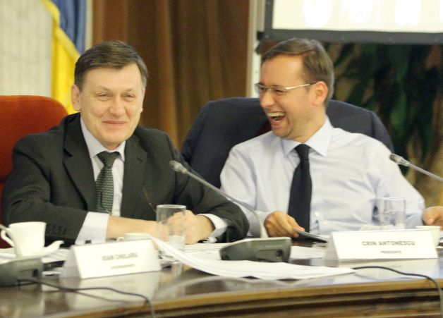Comisia de la Veneția, preocupată de lipsa unei opțiuni pentru o formă de guvernământ