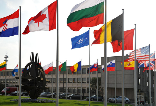 Consiliu NATO-Rusia la Bruxelles. Ambasadorii celor două părți discută situaţia din Ucraina