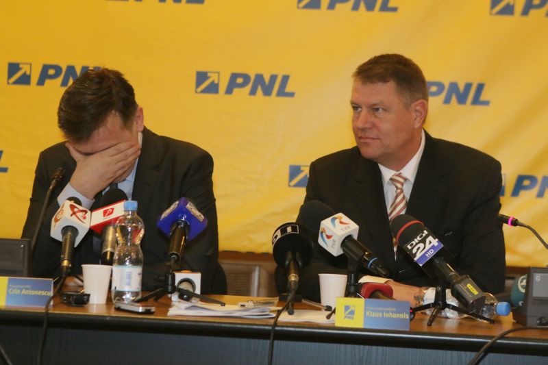 Crin Antonescu îşi apără candidatura de Iohannis