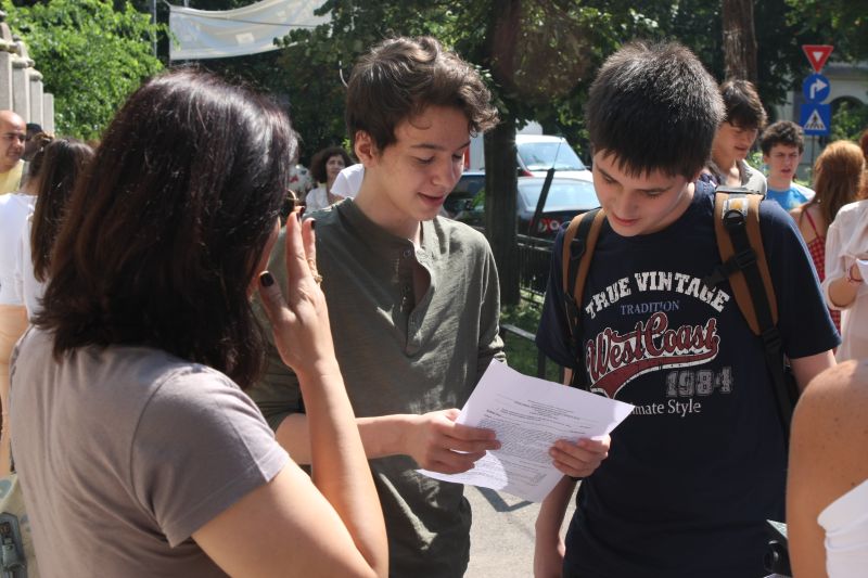 DEZASTRU. Simulare Evaluare Naţională 2014: Peste 51 la sută dintre elevi au picat. La MATEMATICĂ e JALE