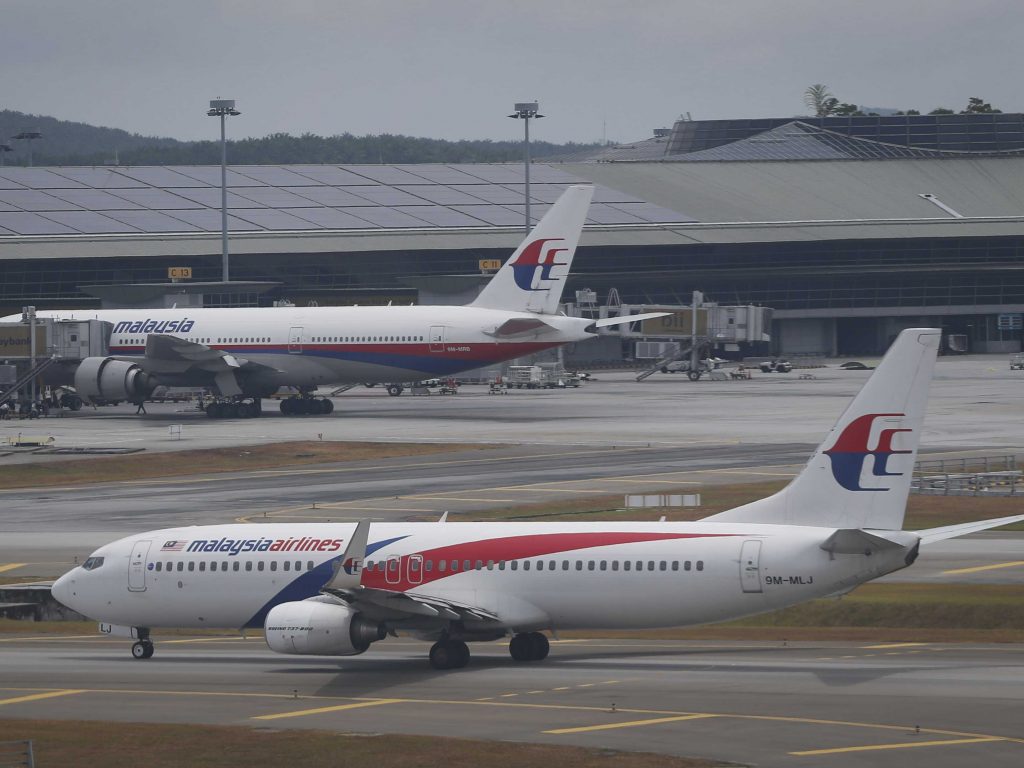 Dispariția avionului Malaysia Airlines: "Ceea ce s-a întâmplat e un act voluntar al cuiva din cabina de pilotaj"
