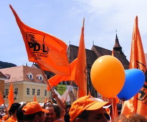 Doar 5.000 de oameni la mitingul PDL de la Cluj, deşi erau aşteptaţi 15.000. Boc a participat la Bucureşti, la o dezbatere a Fundaţiei Mişcarea Populară