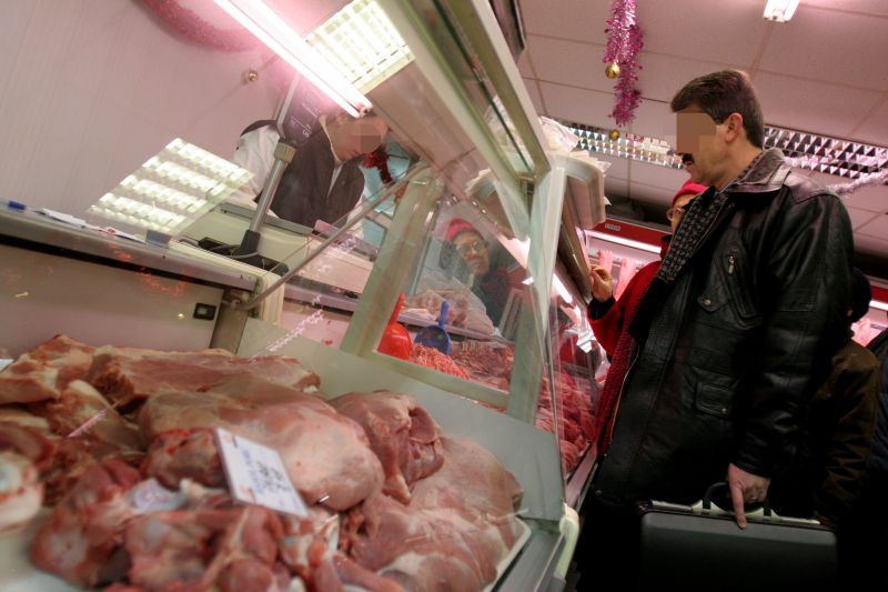EXCLUSIV EVZ. Carnea stricată a ajuns şi ÎN SPITALE. "Puţea atât de tare, încât nici nu putea fi manevrată!"