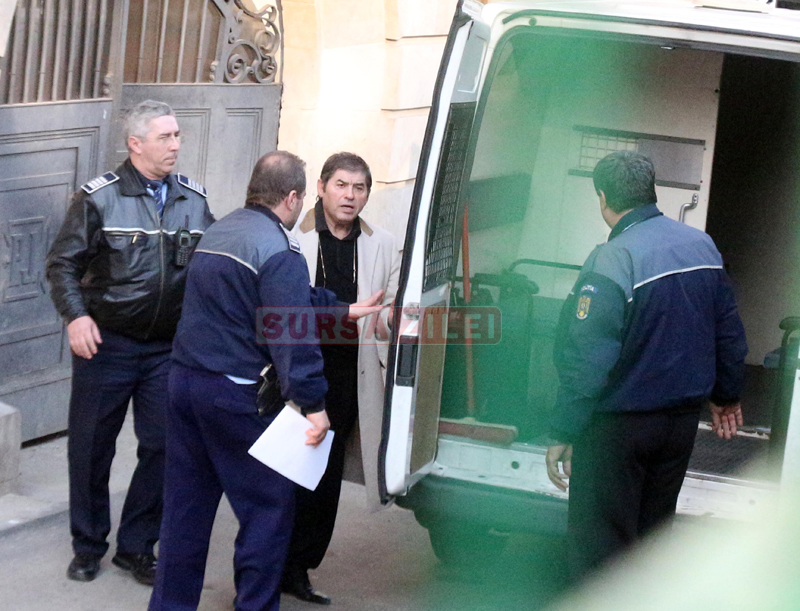 EXCLUSIV EVZ.Cum a fost prins Mihail Vlasov cu mita-n braţe: "N-am idee ce e acolo!". Procuror:"Haideţi, mergem la sediu, vedem ce avem noi aici"
