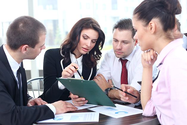 Finanţări pentru IMM-uri. Până la 10.000 de euro pentru tineri şi femei manager